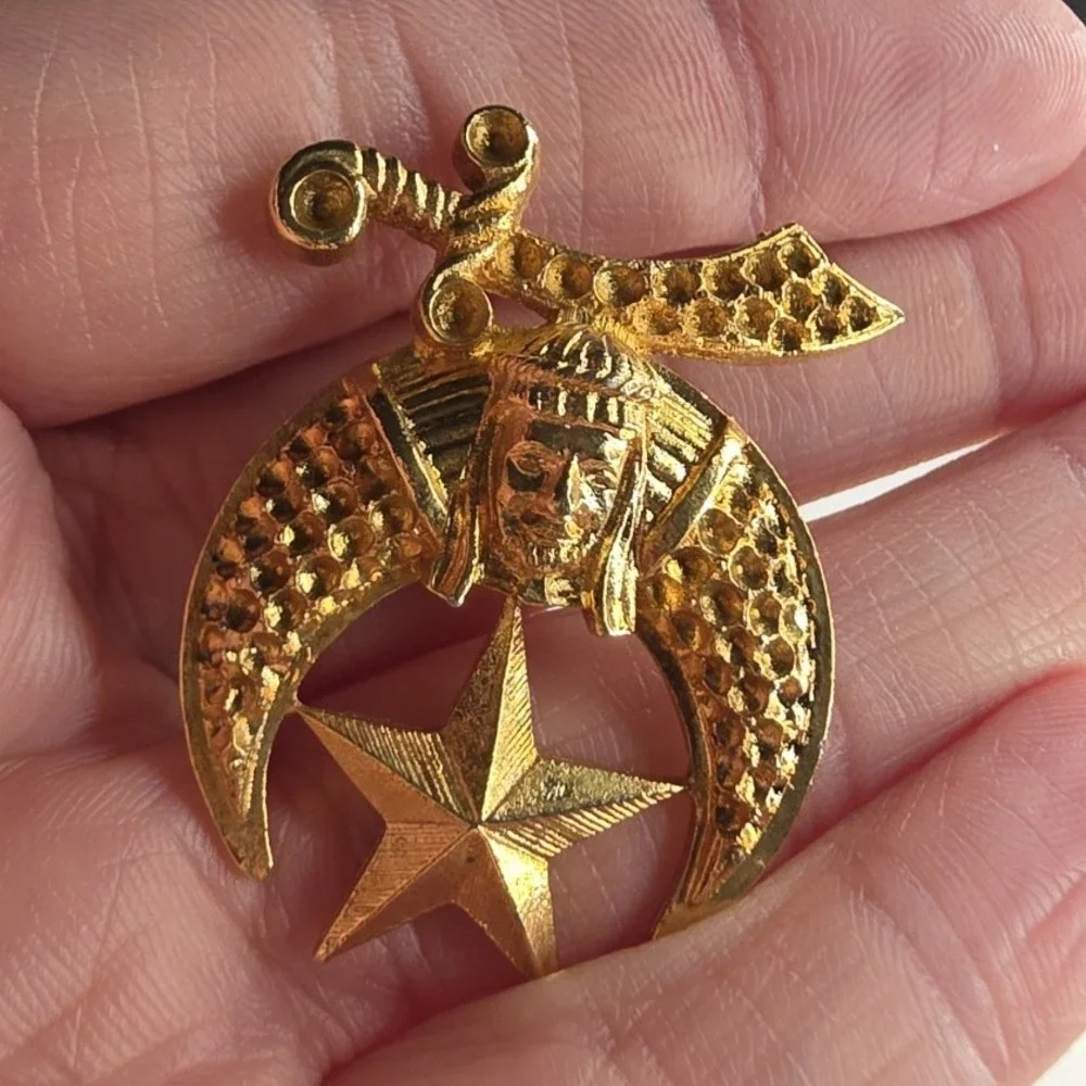 Masonic Shriners Gold Tone Crescent Moon & Star Lapel Pin Pin